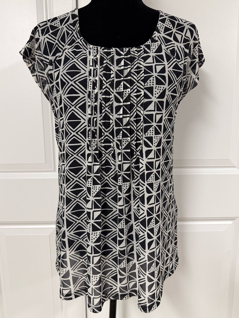 Cable & Guage Geometric Pattern Top - Picture 1 of 6